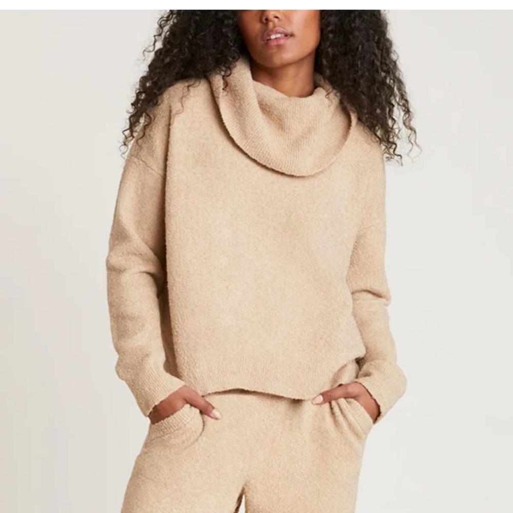 NWT- BAREFOOT DREAMS
EcoChic Cowl Neck Pullover